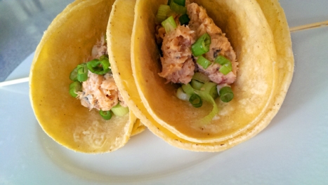 Shape and Mold spicy mayo salmon tacos on corn tortillas #food